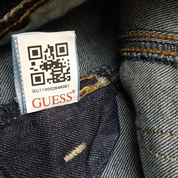 GUESS Dark Blue Jean Short Shorts Whiskering Details Sz 25 - Picture 10 of 10